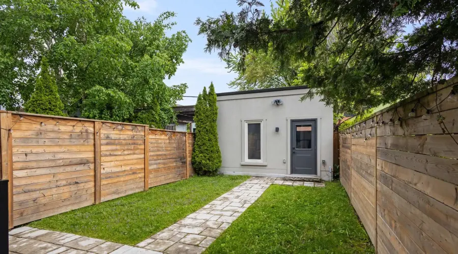 129 Beaconsfield Ave, Toronto, Ontario, M6J 3J5, Canada, 4 Bedrooms Bedrooms, ,5 BathroomsBathrooms,Residential,For Sale,Beaconsfield Ave,1705679