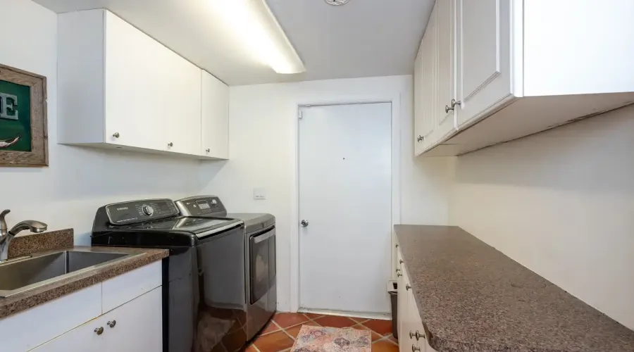 1846 Sandalwood Drive, Sarasota, Florida, 34231, United States, 3 Bedrooms Bedrooms, 6 Rooms Rooms,2 BathroomsBathrooms,Residential,For Sale,Sandalwood,1705961