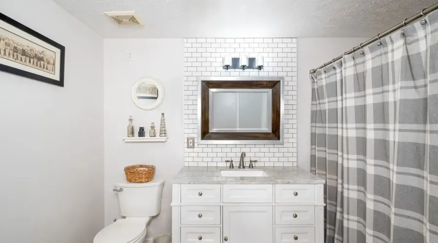1846 Sandalwood Drive, Sarasota, Florida, 34231, United States, 3 Bedrooms Bedrooms, 6 Rooms Rooms,2 BathroomsBathrooms,Residential,For Sale,Sandalwood,1705961