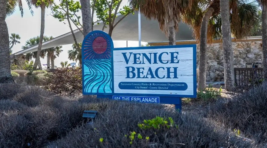 721 Cadiz Road, Venice, Florida, 34285, United States, 4 Bedrooms Bedrooms, 6 Rooms Rooms,3 BathroomsBathrooms,Residential,For Sale,Cadiz,1711070
