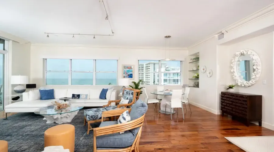 2185 Gulf of Mexico Drive, Sarasota, Florida, 34228, United States, 3 Bedrooms Bedrooms, 6 Rooms Rooms,2 BathroomsBathrooms,Condo,For Sale,Villa Di Lancia,Gulf of Mexico,5,1711163