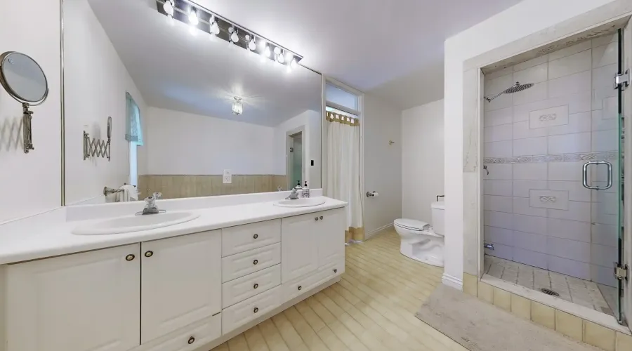 315 Woodland Acres Cres, Vaughan, Ontario, Canada, ,4 BathroomsBathrooms,Residential,For Sale,Woodland Acres,1711302