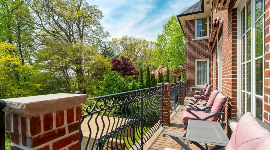 246 Riverside Dr, toronto, Ontario, M6S 4A9, Canada, 6 Bedrooms Bedrooms, ,6 BathroomsBathrooms,Residential,For Sale,Riverside Dr,1714131