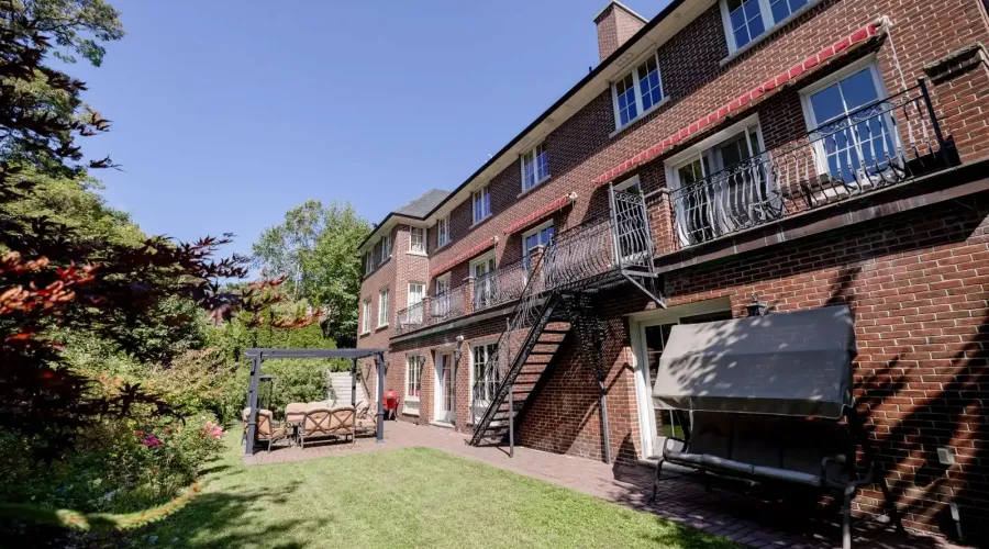 246 Riverside Dr, toronto, Ontario, M6S 4A9, Canada, 6 Bedrooms Bedrooms, ,6 BathroomsBathrooms,Residential,For Sale,Riverside Dr,1714131