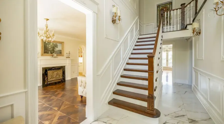 246 Riverside Dr, toronto, Ontario, M6S 4A9, Canada, 6 Bedrooms Bedrooms, ,6 BathroomsBathrooms,Residential,For Sale,Riverside Dr,1714131