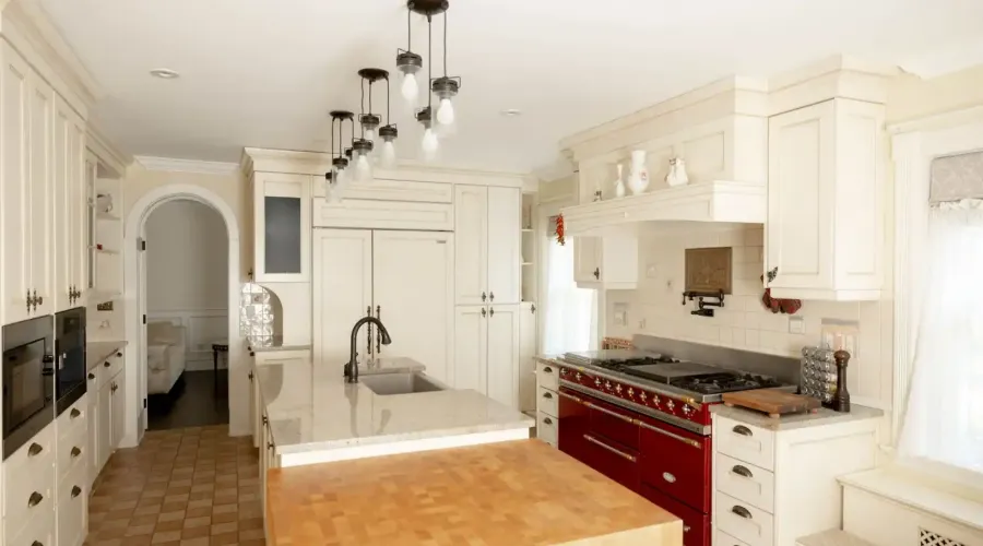 246 Riverside Dr, toronto, Ontario, M6S 4A9, Canada, 6 Bedrooms Bedrooms, ,6 BathroomsBathrooms,Residential,For Sale,Riverside Dr,1714131