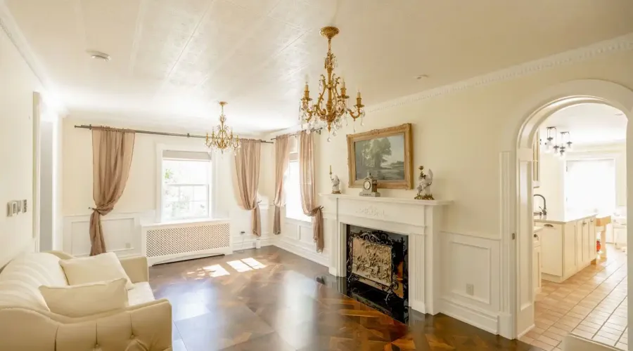 246 Riverside Dr, toronto, Ontario, M6S 4A9, Canada, 6 Bedrooms Bedrooms, ,6 BathroomsBathrooms,Residential,For Sale,Riverside Dr,1714131