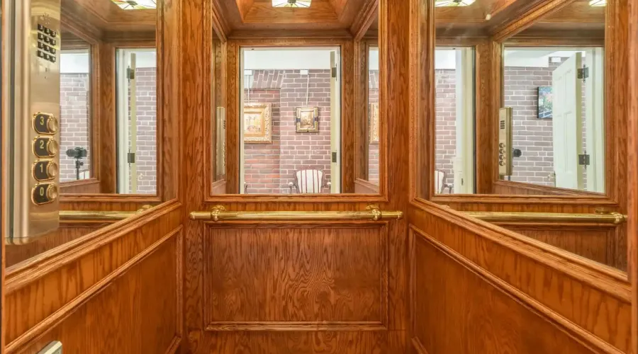 246 Riverside Dr, toronto, Ontario, M6S 4A9, Canada, 6 Bedrooms Bedrooms, ,6 BathroomsBathrooms,Residential,For Sale,Riverside Dr,1714131