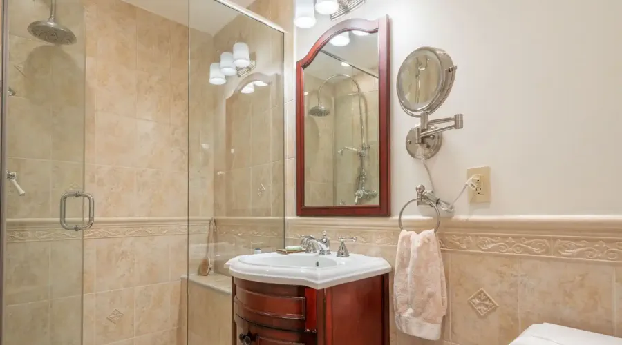 246 Riverside Dr, toronto, Ontario, M6S 4A9, Canada, 6 Bedrooms Bedrooms, ,6 BathroomsBathrooms,Residential,For Sale,Riverside Dr,1714131