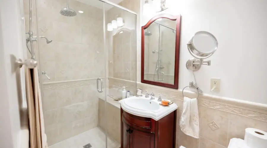 246 Riverside Dr, toronto, Ontario, M6S 4A9, Canada, 6 Bedrooms Bedrooms, ,6 BathroomsBathrooms,Residential,For Sale,Riverside Dr,1714131