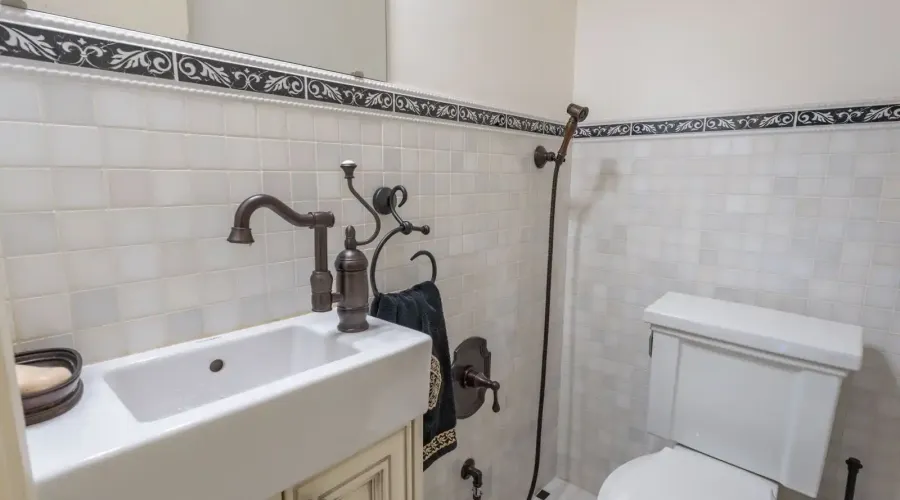 246 Riverside Dr, toronto, Ontario, M6S 4A9, Canada, 6 Bedrooms Bedrooms, ,6 BathroomsBathrooms,Residential,For Sale,Riverside Dr,1714131