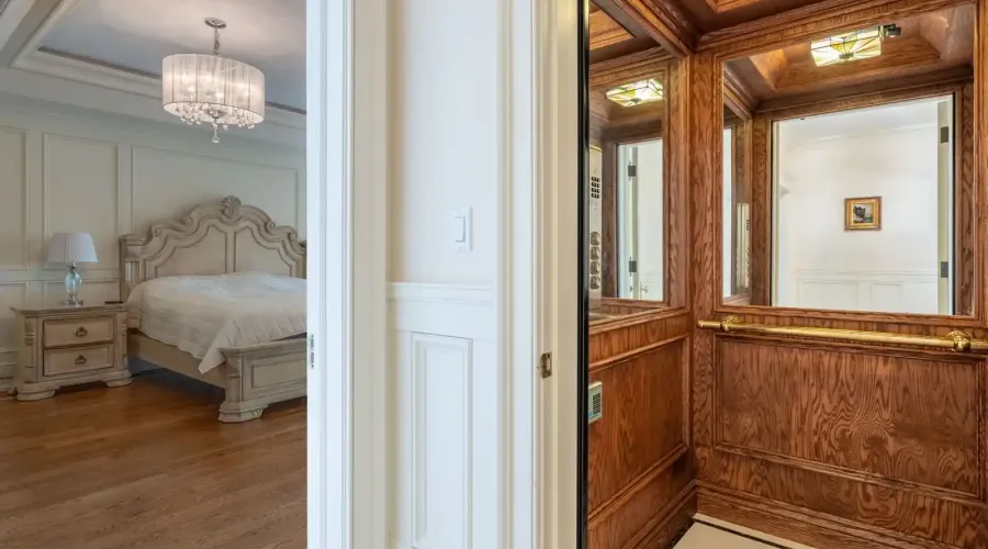 246 Riverside Dr, toronto, Ontario, M6S 4A9, Canada, 6 Bedrooms Bedrooms, ,6 BathroomsBathrooms,Residential,For Sale,Riverside Dr,1714131
