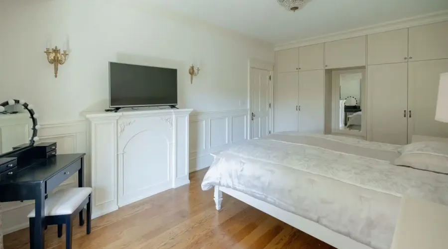 246 Riverside Dr, toronto, Ontario, M6S 4A9, Canada, 6 Bedrooms Bedrooms, ,6 BathroomsBathrooms,Residential,For Sale,Riverside Dr,1714131