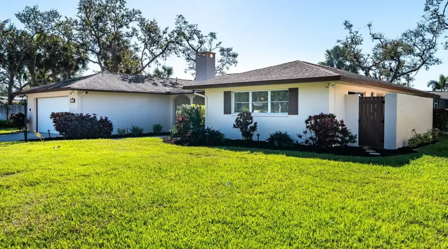 1838 Sandalwood Drive, Sarasota, Florida, 34231, United States, 3 Bedrooms Bedrooms, 6 Rooms Rooms,2 BathroomsBathrooms,Residential,For Sale,Sandalwood,1715193