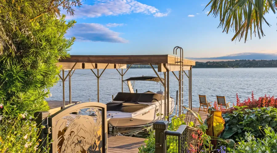 Address not available!, 3 Bedrooms Bedrooms, ,4 BathroomsBathrooms,Waterfront,For Sale,W Mercer Way,1719223