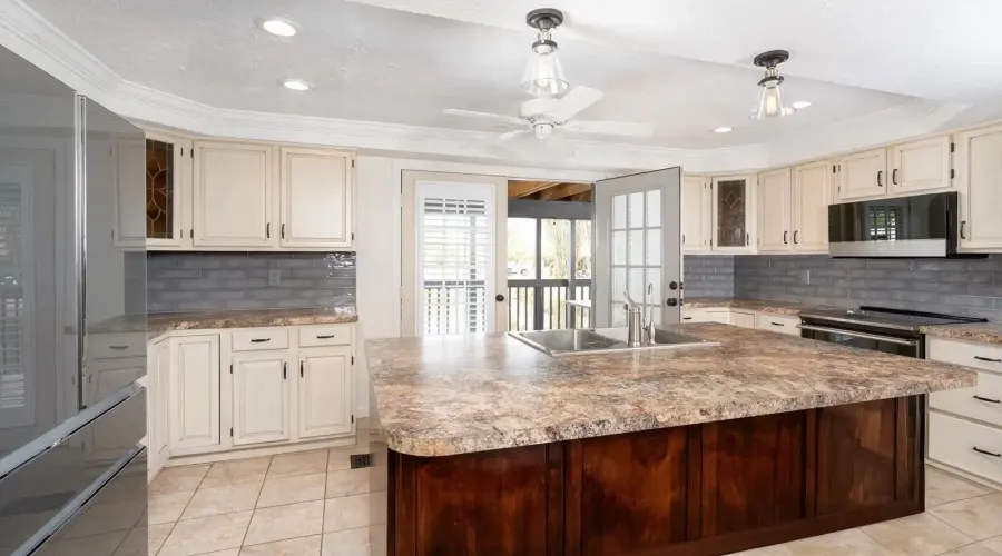 1471 Arcadia Ave, Sarasota, Florida, 34232, United States, 5 Bedrooms Bedrooms, 8 Rooms Rooms,3 BathroomsBathrooms,Residential,For Sale,Arcadia,1726064