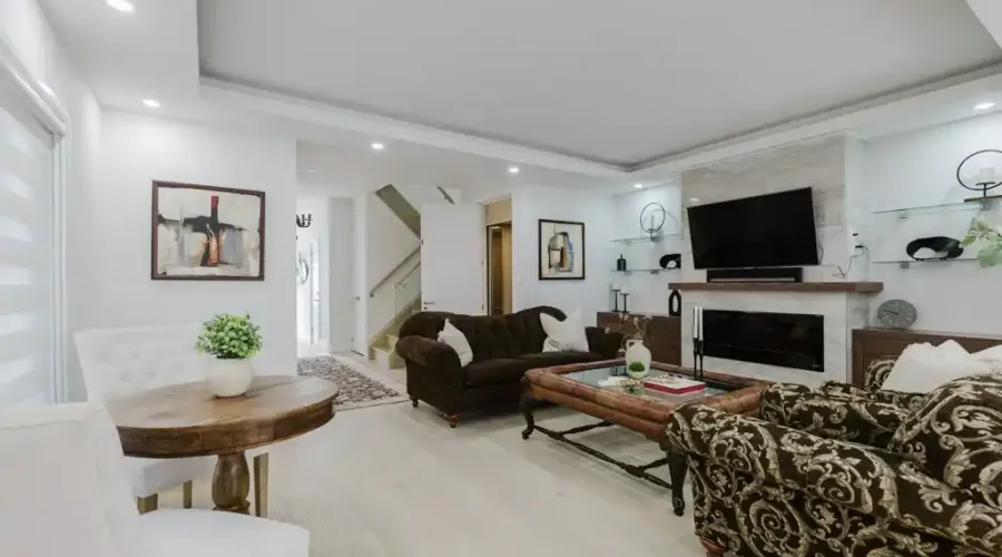 11A Maple Ave N, Mississauga, Ontario, L5H 2R9, Canada, 4 Bedrooms Bedrooms, ,6 BathroomsBathrooms,Residential,For Sale,Maple Ave N,1732494