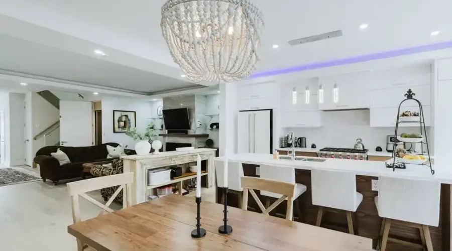 11A Maple Ave N, Mississauga, Ontario, L5H 2R9, Canada, 4 Bedrooms Bedrooms, ,6 BathroomsBathrooms,Residential,For Sale,Maple Ave N,1732494