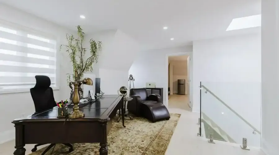 11A Maple Ave N, Mississauga, Ontario, L5H 2R9, Canada, 4 Bedrooms Bedrooms, ,6 BathroomsBathrooms,Residential,For Sale,Maple Ave N,1732494