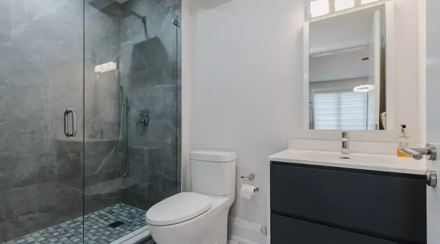 11A Maple Ave N, Mississauga, Ontario, L5H 2R9, Canada, 4 Bedrooms Bedrooms, ,6 BathroomsBathrooms,Residential,For Sale,Maple Ave N,1732494