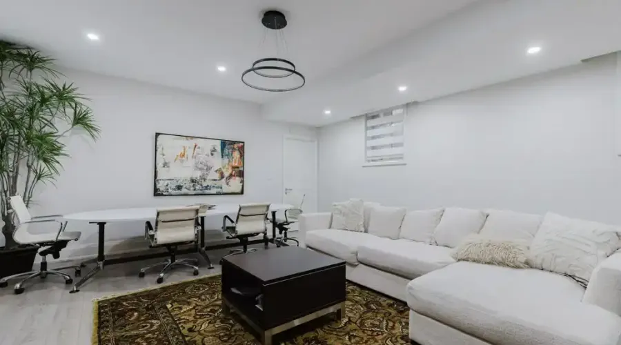 11A Maple Ave N, Mississauga, Ontario, L5H 2R9, Canada, 4 Bedrooms Bedrooms, ,6 BathroomsBathrooms,Residential,For Sale,Maple Ave N,1732494