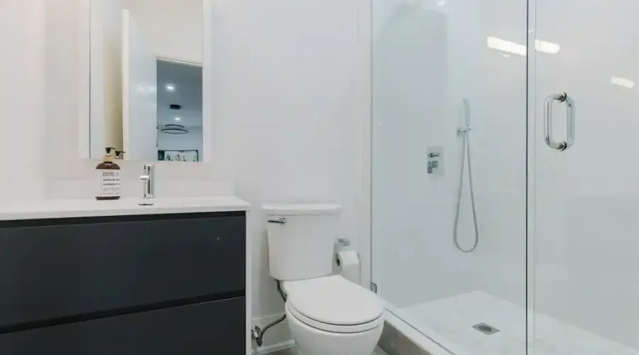 11A Maple Ave N, Mississauga, Ontario, L5H 2R9, Canada, 4 Bedrooms Bedrooms, ,6 BathroomsBathrooms,Residential,For Sale,Maple Ave N,1732494