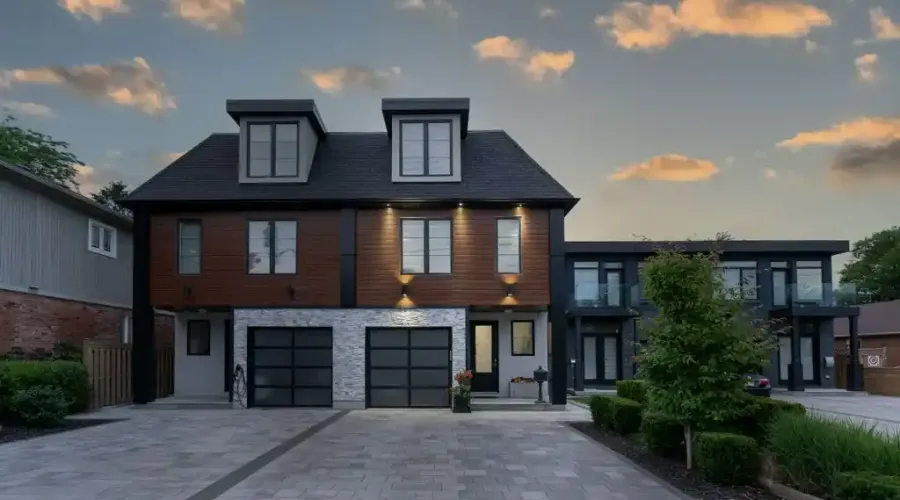11A Maple Ave N, Mississauga, Ontario, L5H 2R9, Canada, 4 Bedrooms Bedrooms, ,6 BathroomsBathrooms,Residential,For Sale,Maple Ave N,1732494