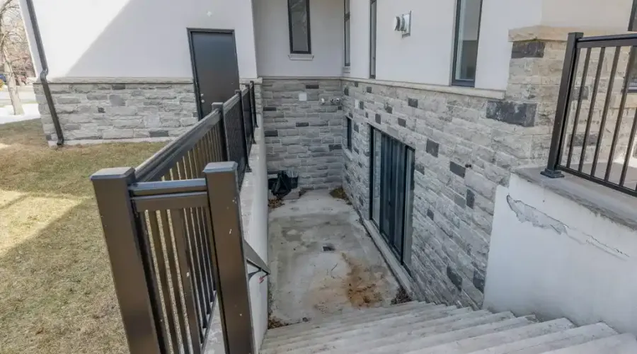 2554 Liruma Rd, Mississauga, Ontario, L5K 1Y6, Canada, 4 Bedrooms Bedrooms, ,7 BathroomsBathrooms,Residential,For Sale,Liruma Rd,1741200