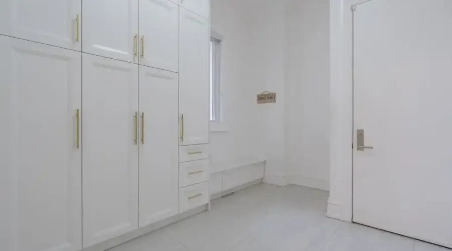 2554 Liruma Rd, Mississauga, Ontario, L5K 1Y6, Canada, 4 Bedrooms Bedrooms, ,7 BathroomsBathrooms,Residential,For Sale,Liruma Rd,1741200