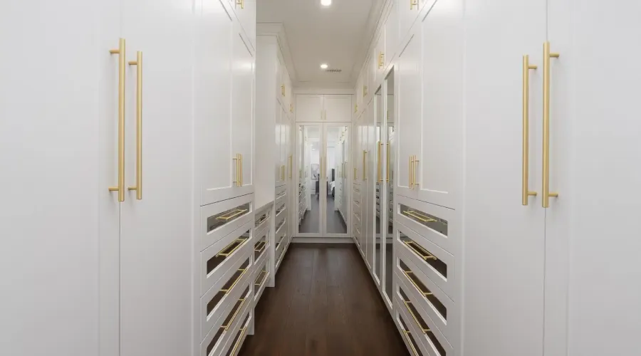 2554 Liruma Rd, Mississauga, Ontario, L5K 1Y6, Canada, 4 Bedrooms Bedrooms, ,7 BathroomsBathrooms,Residential,For Sale,Liruma Rd,1741200