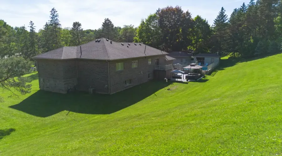 395 King St E, Caledon, Ontario, L7E 3K2, Canada, 3 Bedrooms Bedrooms, ,4 BathroomsBathrooms,Residential,For Sale,King St E,1745338