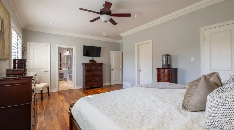 395 King St E, Caledon, Ontario, L7E 3K2, Canada, 3 Bedrooms Bedrooms, ,4 BathroomsBathrooms,Residential,For Sale,King St E,1745338
