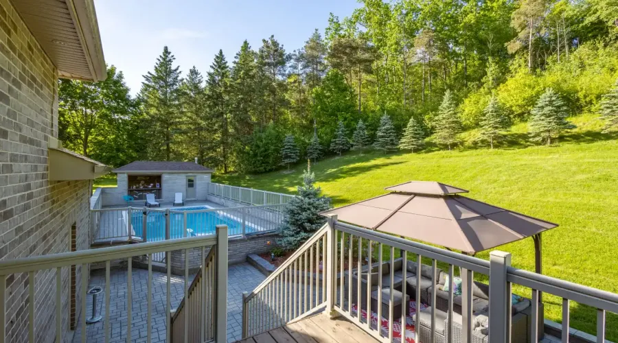 395 King St E, Caledon, Ontario, L7E 3K2, Canada, 3 Bedrooms Bedrooms, ,4 BathroomsBathrooms,Residential,For Sale,King St E,1745338