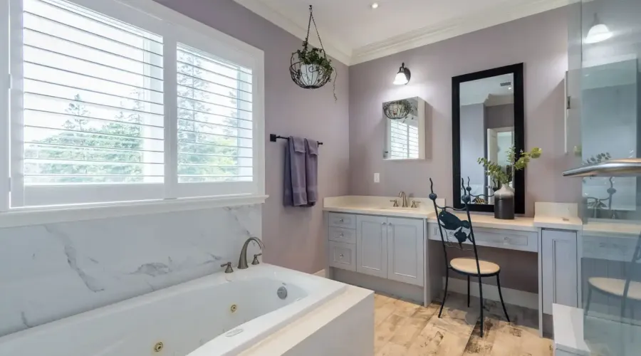 395 King St E, Caledon, Ontario, L7E 3K2, Canada, 3 Bedrooms Bedrooms, ,4 BathroomsBathrooms,Residential,For Sale,King St E,1745338