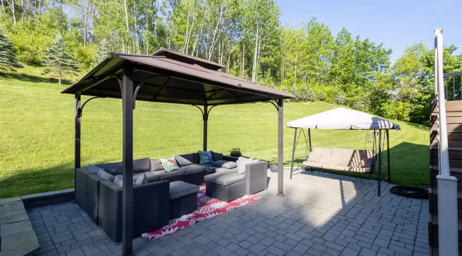 395 King St E, Caledon, Ontario, L7E 3K2, Canada, 3 Bedrooms Bedrooms, ,4 BathroomsBathrooms,Residential,For Sale,King St E,1745338