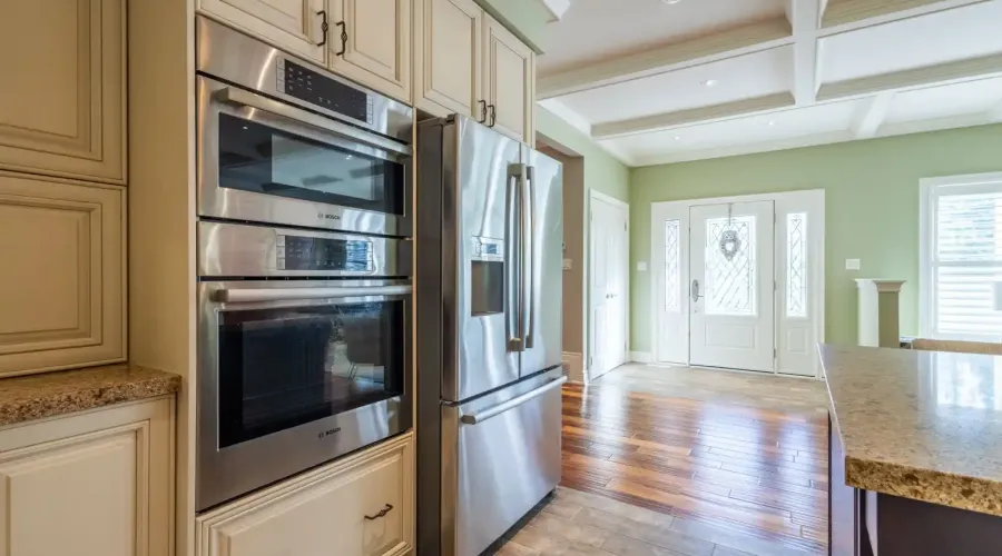 395 King St E, Caledon, Ontario, L7E 3K2, Canada, 3 Bedrooms Bedrooms, ,4 BathroomsBathrooms,Residential,For Sale,King St E,1745338
