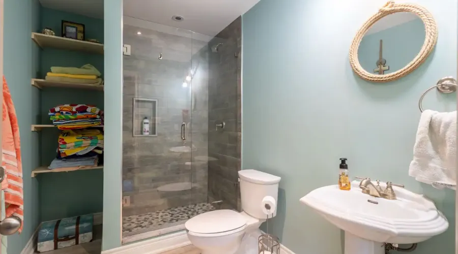 395 King St E, Caledon, Ontario, L7E 3K2, Canada, 3 Bedrooms Bedrooms, ,4 BathroomsBathrooms,Residential,For Sale,King St E,1745338