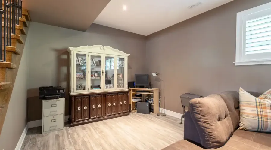 395 King St E, Caledon, Ontario, L7E 3K2, Canada, 3 Bedrooms Bedrooms, ,4 BathroomsBathrooms,Residential,For Sale,King St E,1745338
