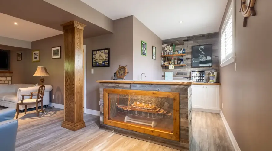 395 King St E, Caledon, Ontario, L7E 3K2, Canada, 3 Bedrooms Bedrooms, ,4 BathroomsBathrooms,Residential,For Sale,King St E,1745338