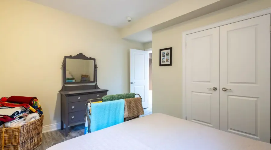 395 King St E, Caledon, Ontario, L7E 3K2, Canada, 3 Bedrooms Bedrooms, ,4 BathroomsBathrooms,Residential,For Sale,King St E,1745338
