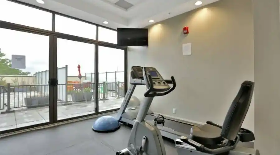 205 Lakeshore Rd West #308,Oakville,L6K 0H8,Canada,3 Bedrooms Bedrooms,5 Rooms Rooms,2 BathroomsBathrooms,Condo,Lakeshore Rd West #308,170974