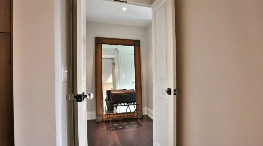 205 Lakeshore Rd West #308,Oakville,L6K 0H8,Canada,3 Bedrooms Bedrooms,5 Rooms Rooms,2 BathroomsBathrooms,Condo,Lakeshore Rd West #308,170974