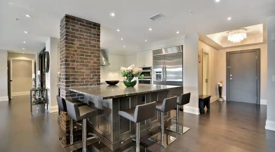 205 Lakeshore Rd West #308,Oakville,L6K 0H8,Canada,3 Bedrooms Bedrooms,5 Rooms Rooms,2 BathroomsBathrooms,Condo,Lakeshore Rd West #308,170974