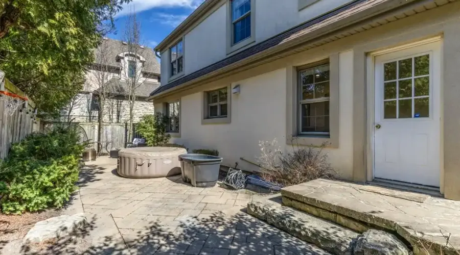 3325 Lakeshore Rd, Burlington, Ontario, L7N 1B1, Canada, 5 Bedrooms Bedrooms, ,4 BathroomsBathrooms,Residential,For Sale,Lakeshore Rd,1753403