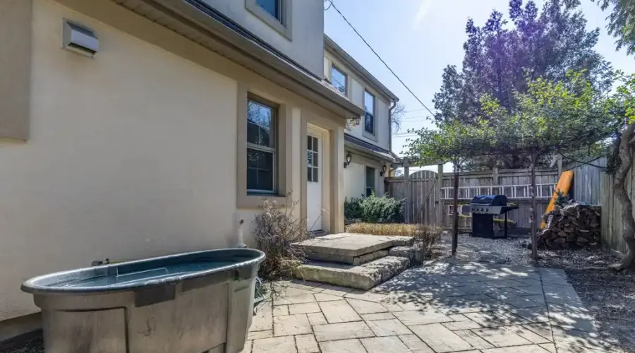 3325 Lakeshore Rd, Burlington, Ontario, L7N 1B1, Canada, 5 Bedrooms Bedrooms, ,4 BathroomsBathrooms,Residential,For Sale,Lakeshore Rd,1753403