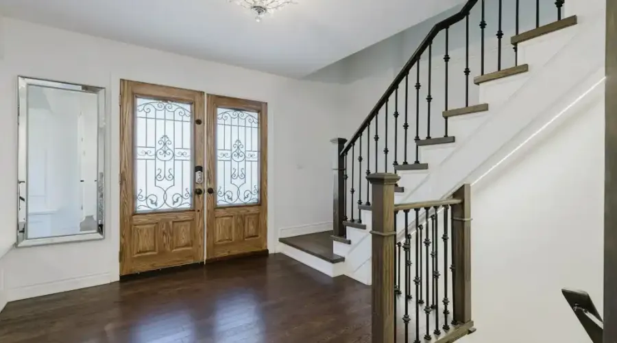 3325 Lakeshore Rd, Burlington, Ontario, L7N 1B1, Canada, 5 Bedrooms Bedrooms, ,4 BathroomsBathrooms,Residential,For Sale,Lakeshore Rd,1753403