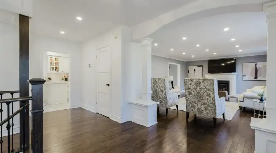 3325 Lakeshore Rd, Burlington, Ontario, L7N 1B1, Canada, 5 Bedrooms Bedrooms, ,4 BathroomsBathrooms,Residential,For Sale,Lakeshore Rd,1753403