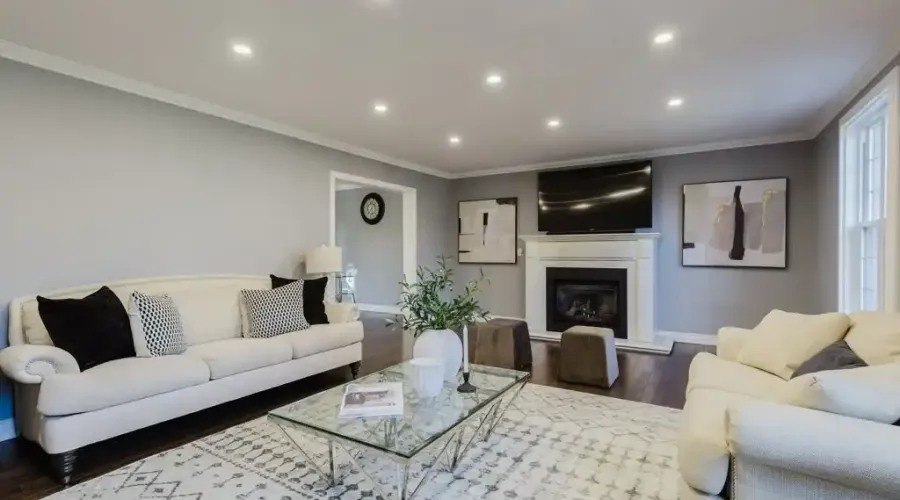 3325 Lakeshore Rd, Burlington, Ontario, L7N 1B1, Canada, 5 Bedrooms Bedrooms, ,4 BathroomsBathrooms,Residential,For Sale,Lakeshore Rd,1753403
