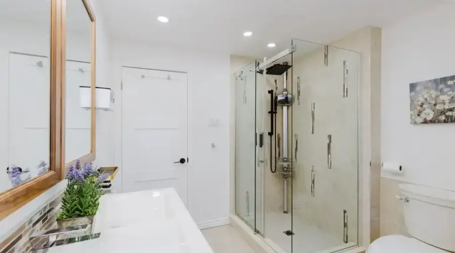 3325 Lakeshore Rd, Burlington, Ontario, L7N 1B1, Canada, 5 Bedrooms Bedrooms, ,4 BathroomsBathrooms,Residential,For Sale,Lakeshore Rd,1753403