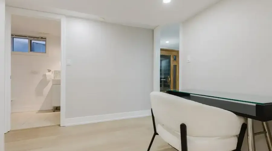 3325 Lakeshore Rd, Burlington, Ontario, L7N 1B1, Canada, 5 Bedrooms Bedrooms, ,4 BathroomsBathrooms,Residential,For Sale,Lakeshore Rd,1753403